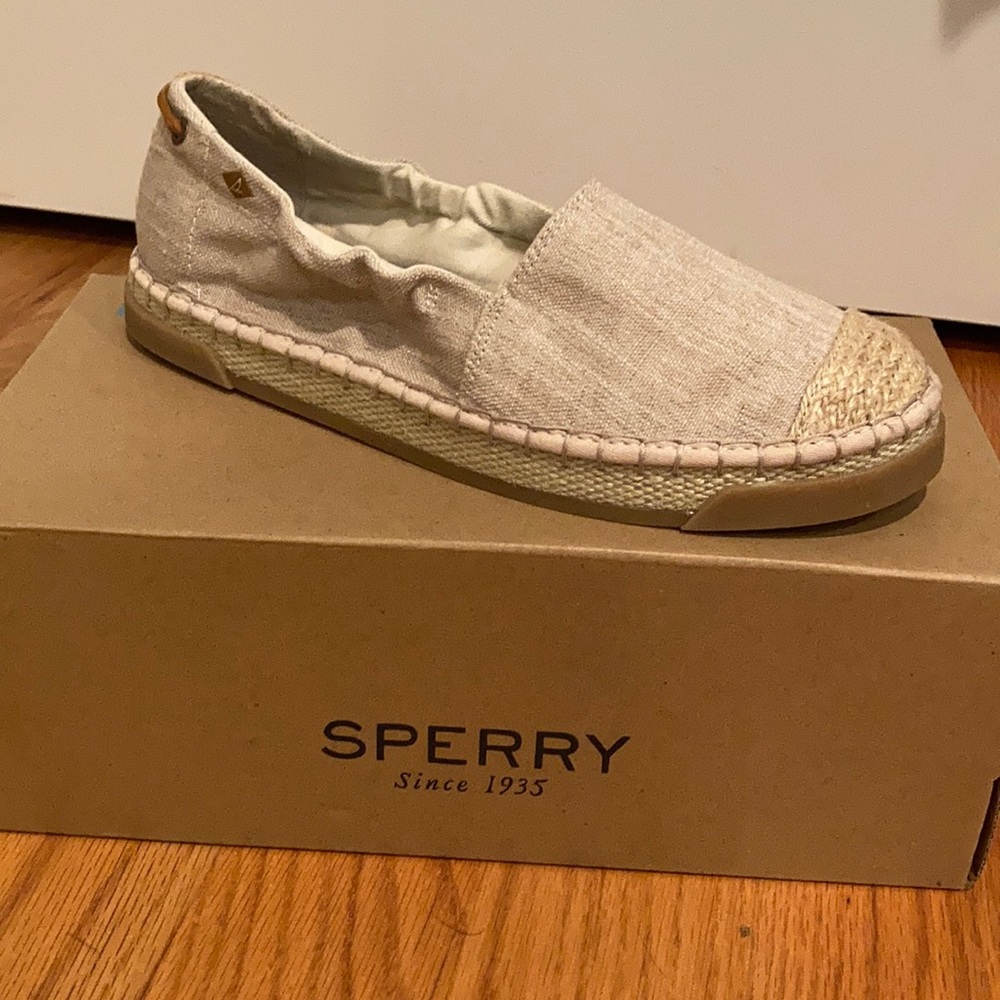 Sperry laurel reef oatmeal slip ons